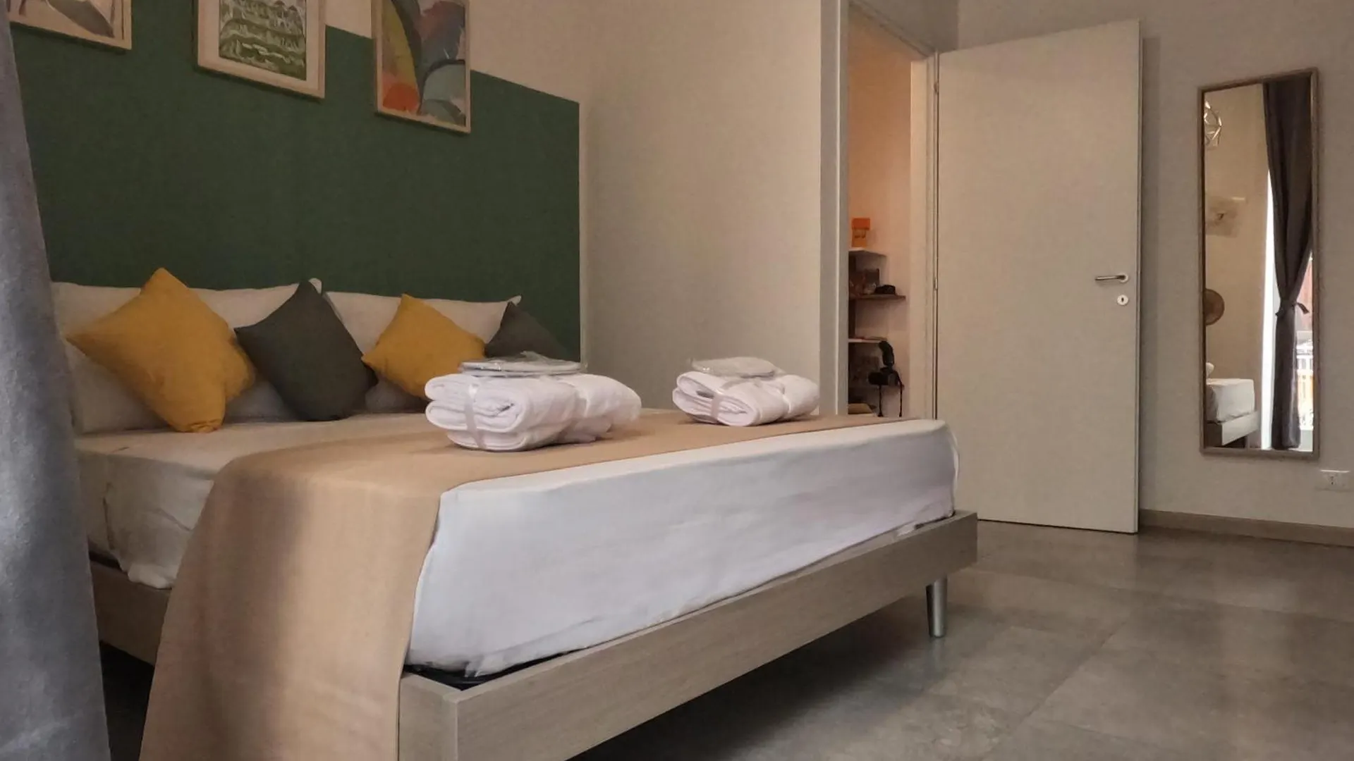 Apartment Vinyls' Green Home - Toledo Centro Storico Naples Italy