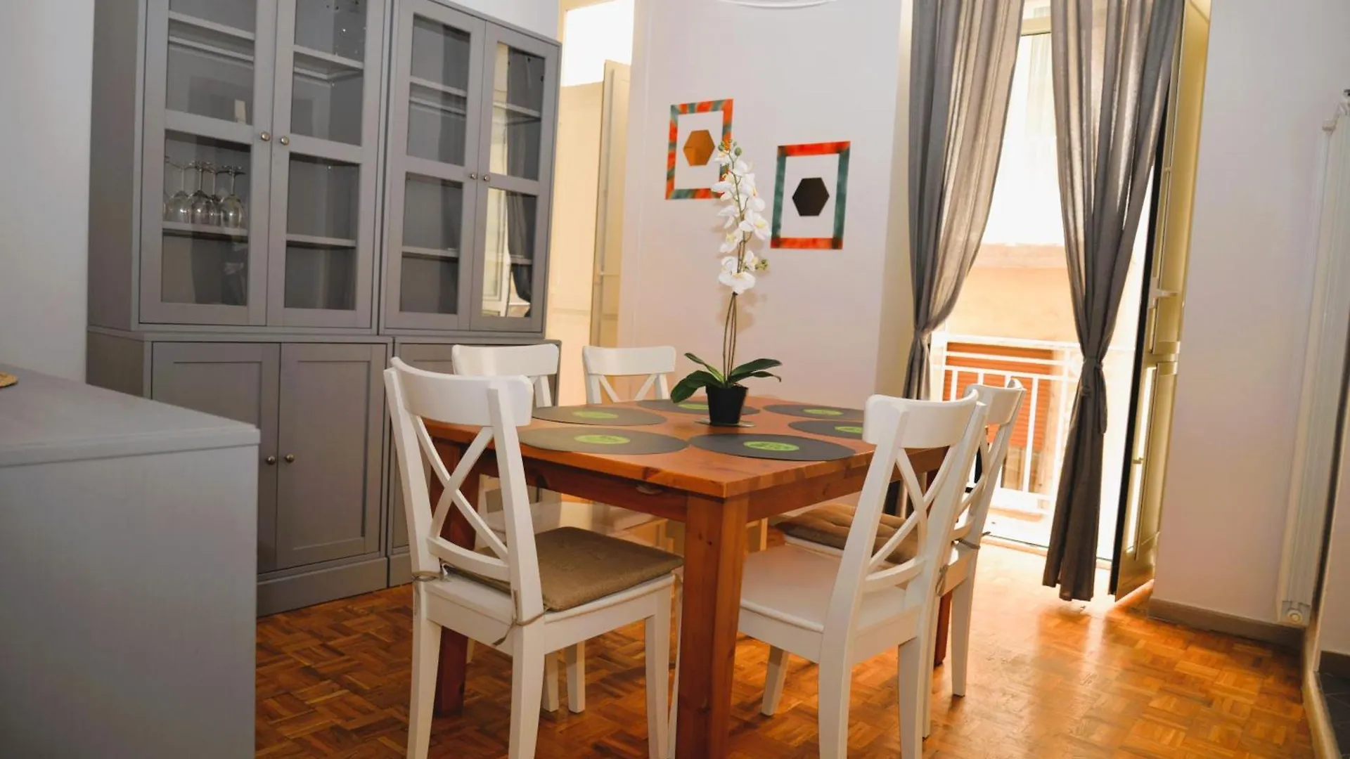 Vinyls' Green Home - Toledo Centro Storico Naples Apartment