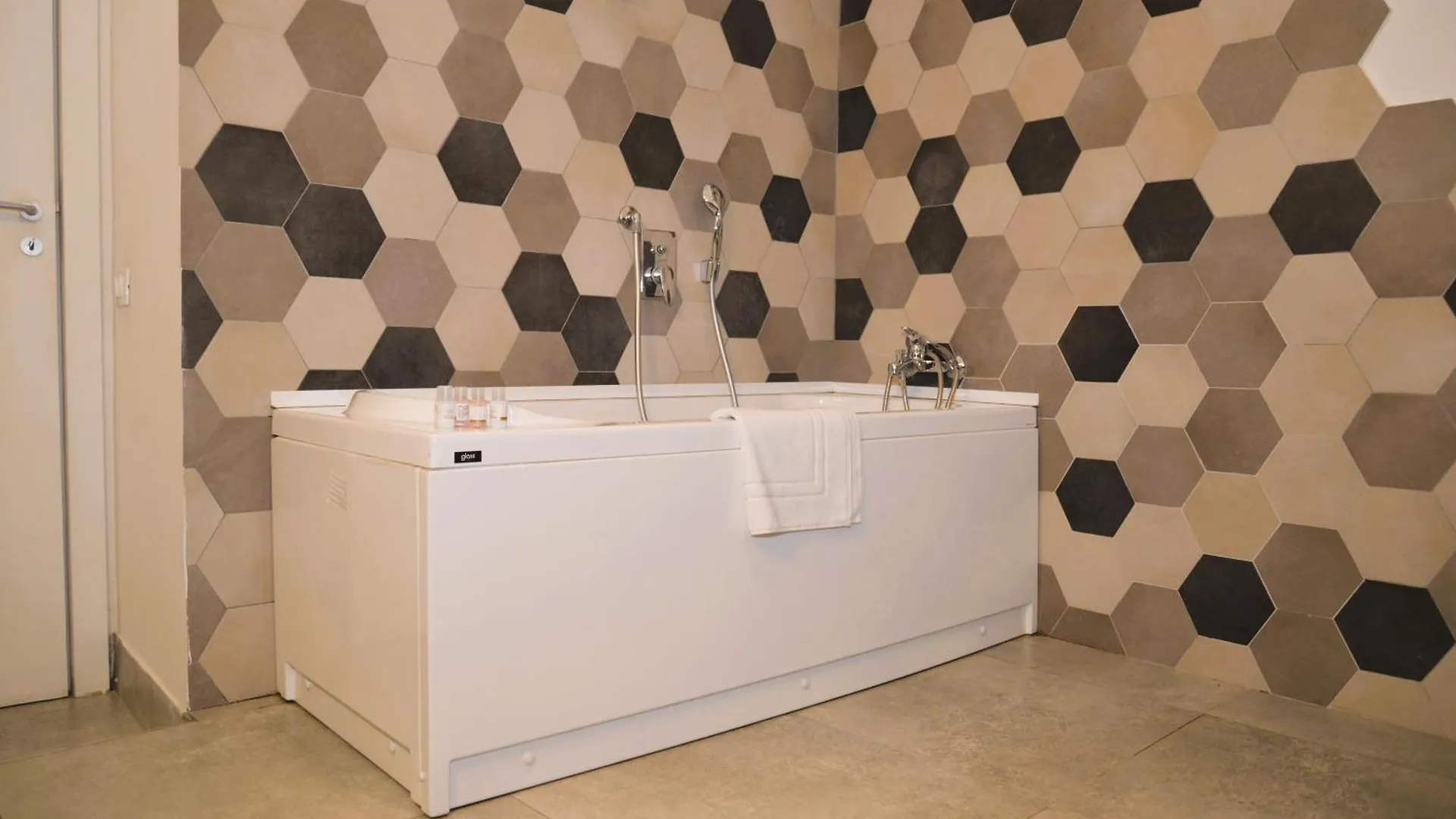 Vinyls' Green Home - Toledo Centro Storico Naples 0*,  Italy